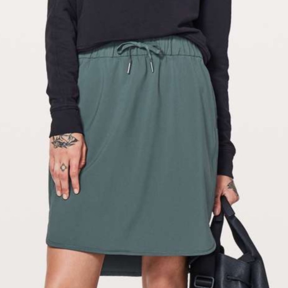 Lululemon On The Fly Skirt Pockets Drawstring Elastic Waistband Gravity Green 6
